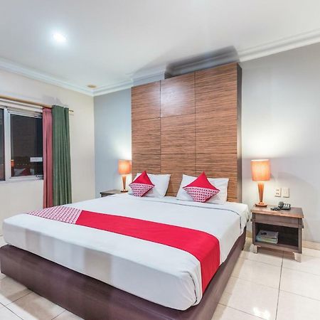 Oyo 1475 Alia Matraman Syariah Near Rs Premier Jatinergara Hotell Jakarta Exteriör bild