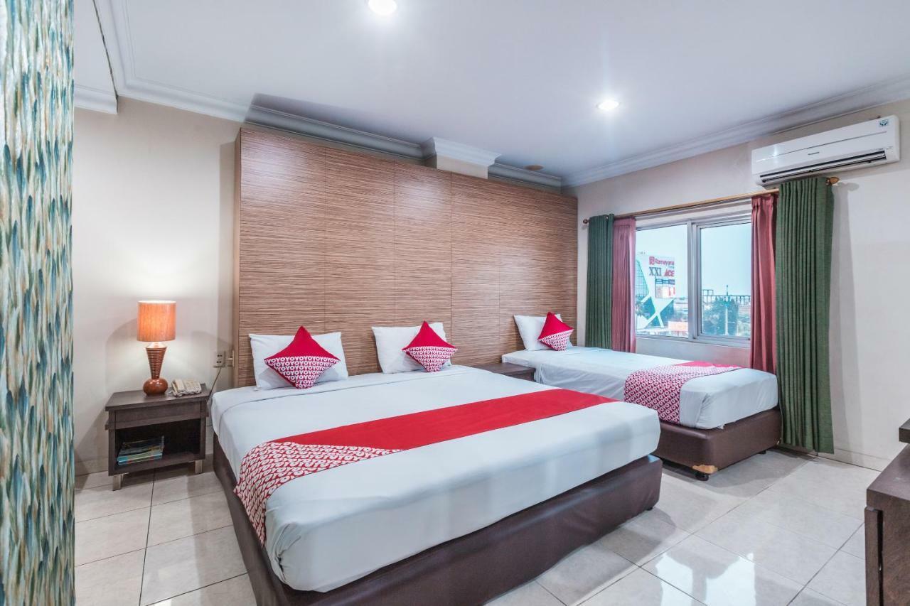 Oyo 1475 Alia Matraman Syariah Near Rs Premier Jatinergara Hotell Jakarta Exteriör bild