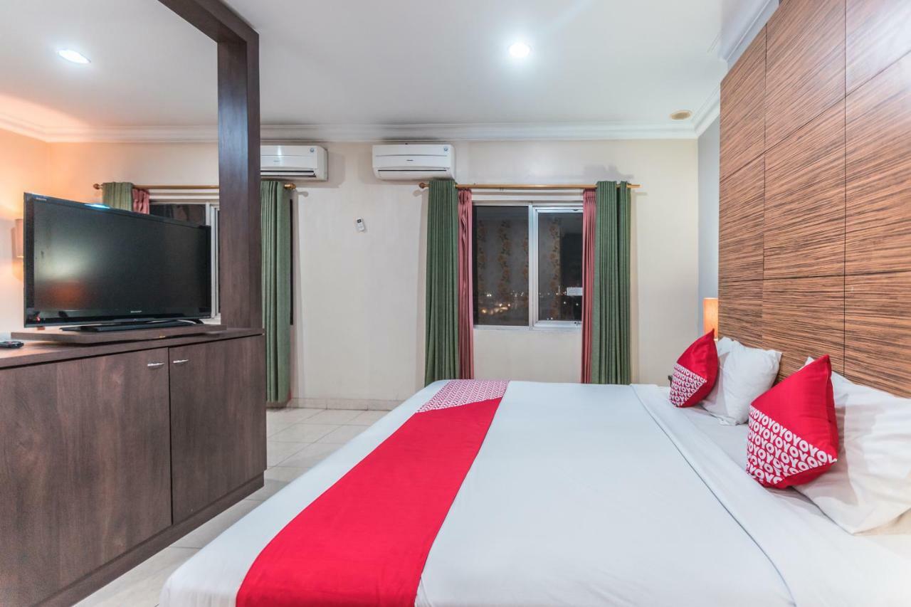 Oyo 1475 Alia Matraman Syariah Near Rs Premier Jatinergara Hotell Jakarta Exteriör bild
