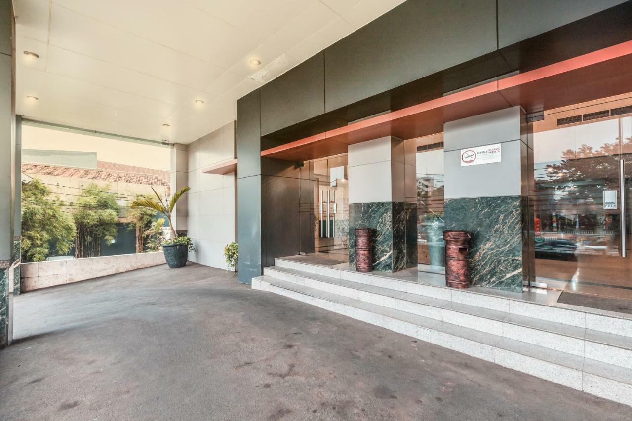 Oyo 1475 Alia Matraman Syariah Near Rs Premier Jatinergara Hotell Jakarta Exteriör bild