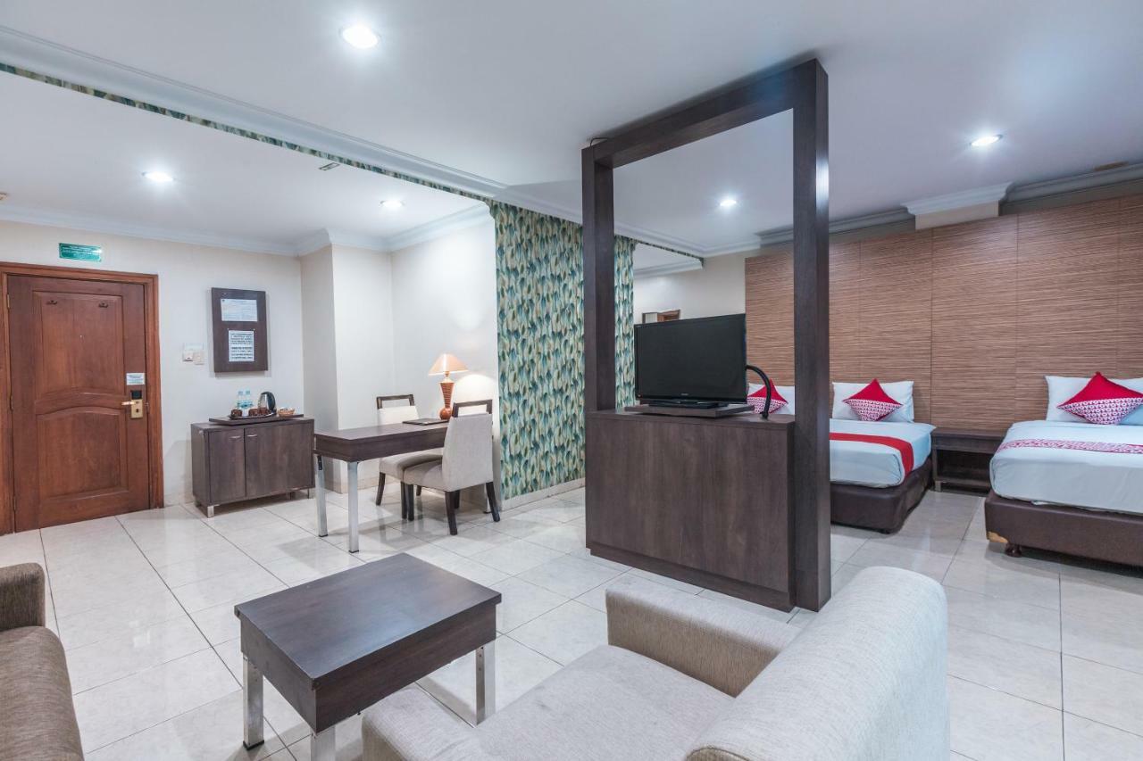 Oyo 1475 Alia Matraman Syariah Near Rs Premier Jatinergara Hotell Jakarta Exteriör bild